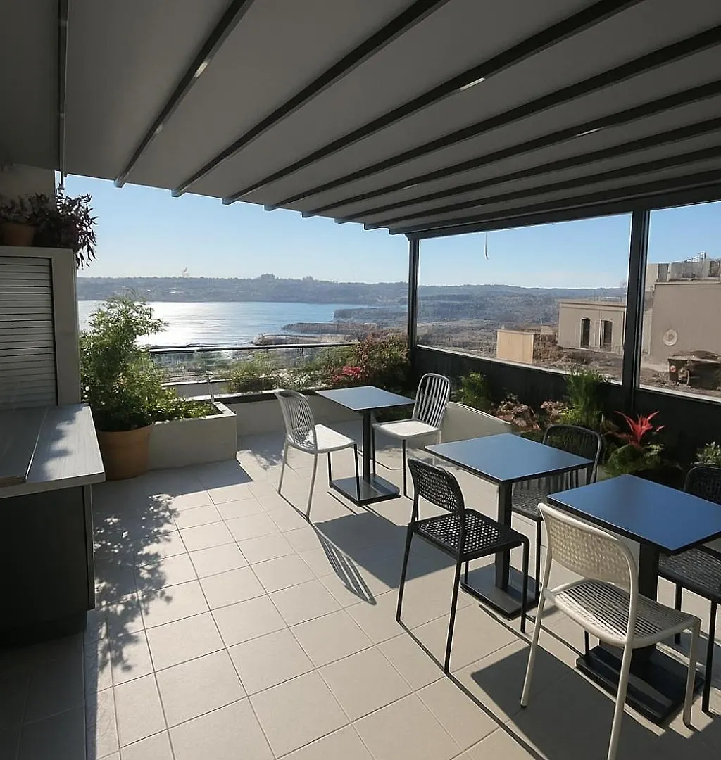 Επικοινωνία με το The Big Urban Stay